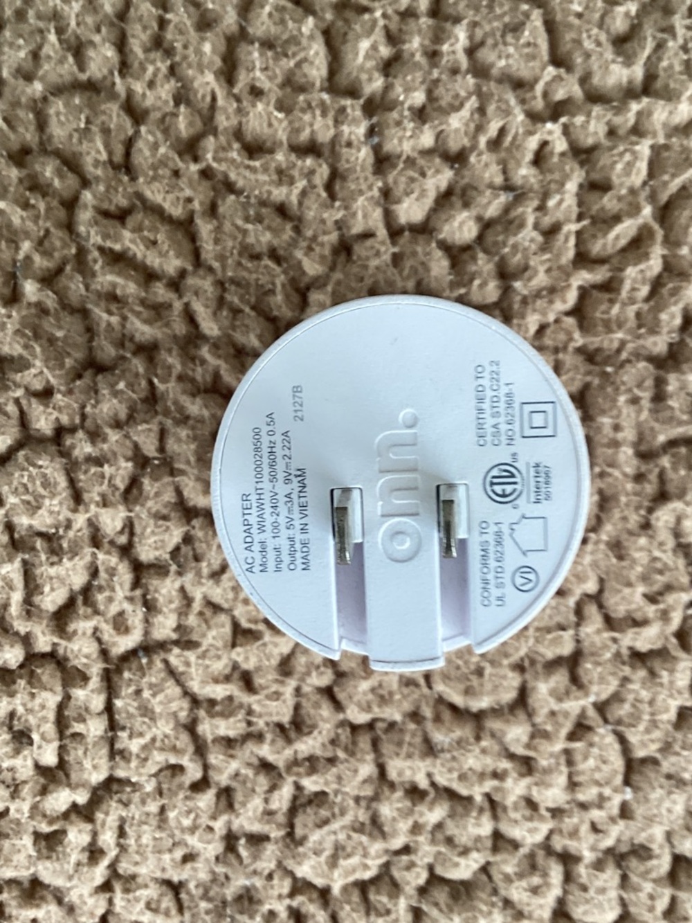 On Running White Round AC Adapter Wall Charger